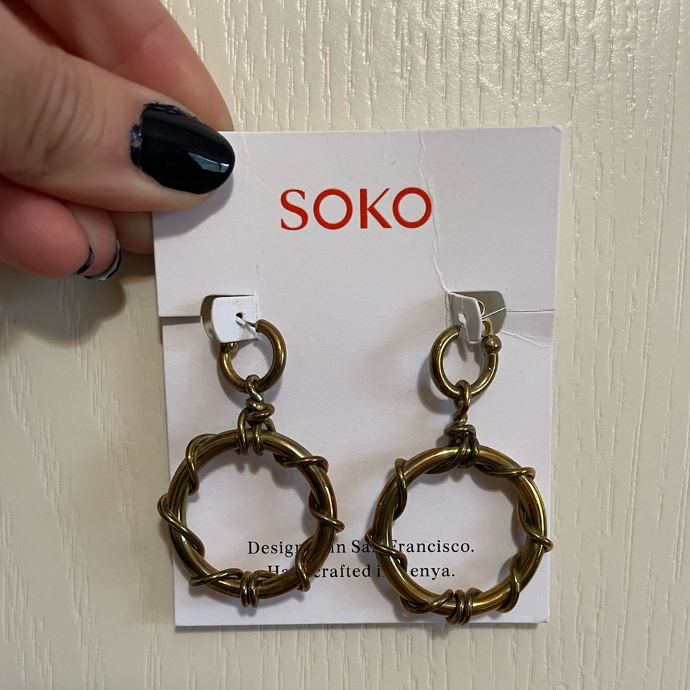Solo Kamba Dangle Earrings